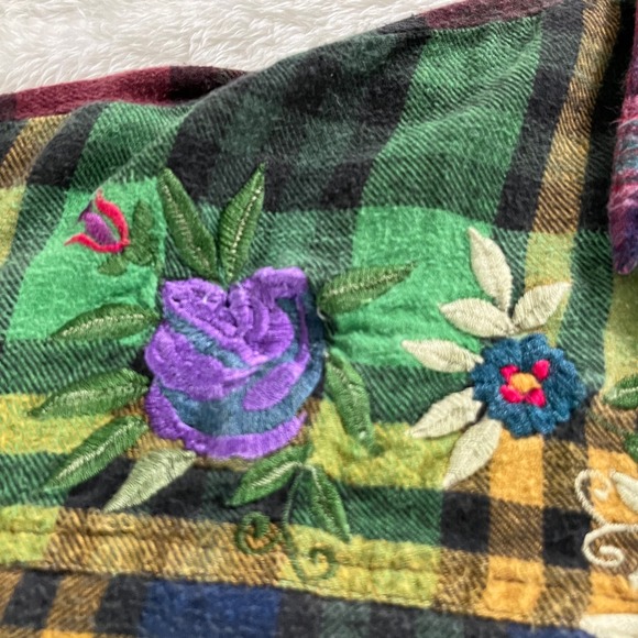 Styles To Go Floral Embroidered Patchwork Plaid Flannel Shirt Womens Medium - Picture 9 of 13